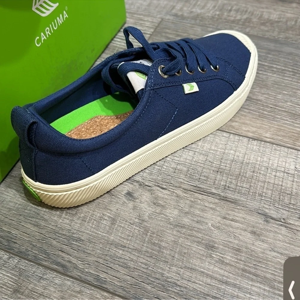 Nwt Cariuma Blue Canvas Sneaker. 9.5 women’s & 8 men’s